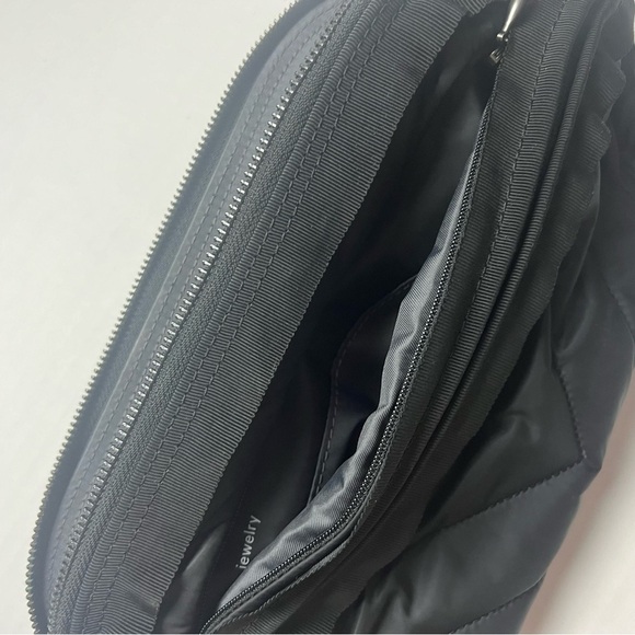 Lululemon Dont Sweat It Kit (Quilted)
Black + Headband - Picture 9 of 11